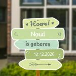 Geboortebord voor in de tuin - Wegwijzer maan en zonnetje - Groen