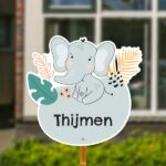 Geboortebord voor in de tuin - Olifant met tropische bladeren - Zeegroen